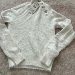 NWT Zara soft high collar sweater w heart pearl buttons size small